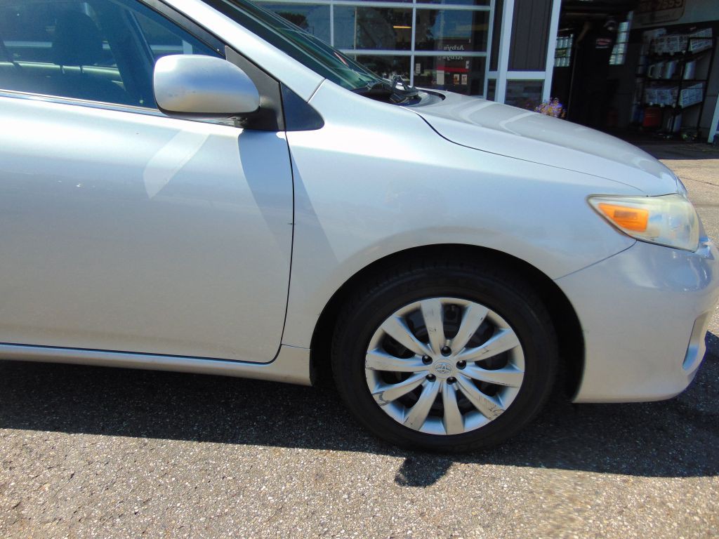2013 Toyota Corolla Image 10