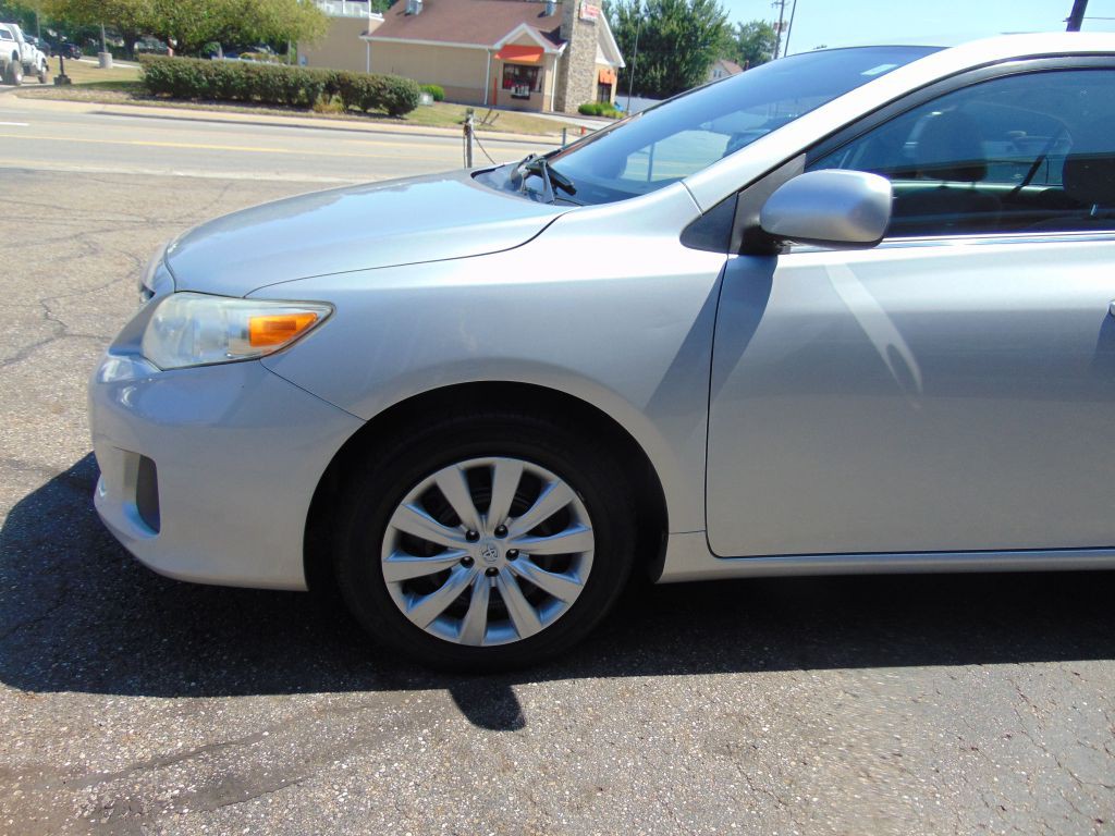 2013 Toyota Corolla Image 11