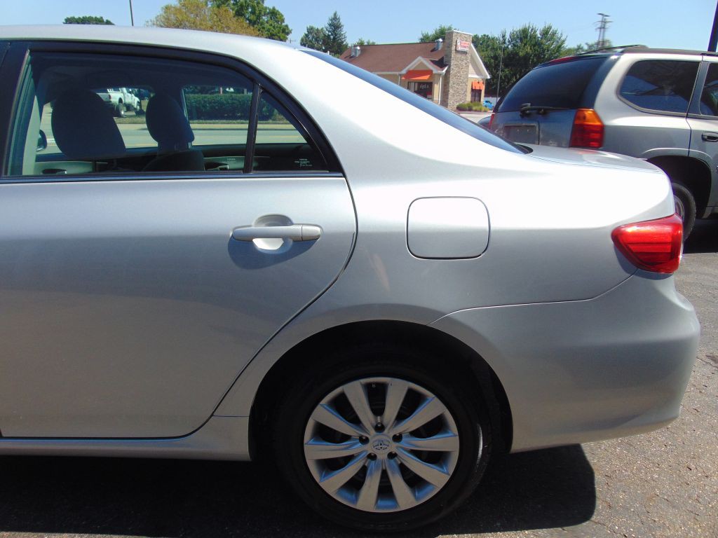 2013 Toyota Corolla Image 12
