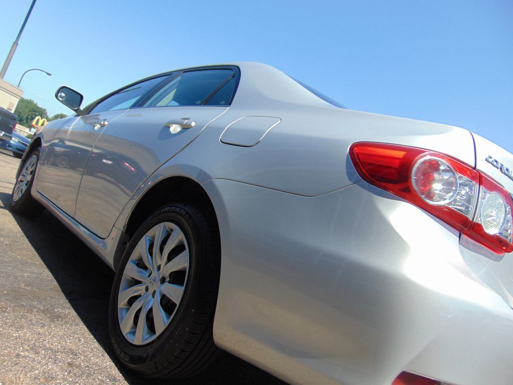 2013 Toyota Corolla Image 15