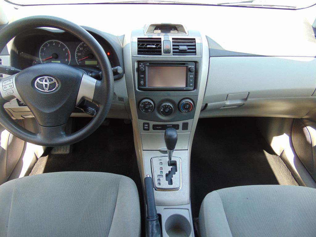 2013 Toyota Corolla Image 16