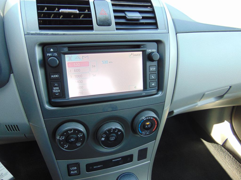 2013 Toyota Corolla Image 19