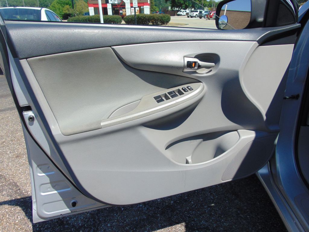 2013 Toyota Corolla Image 20