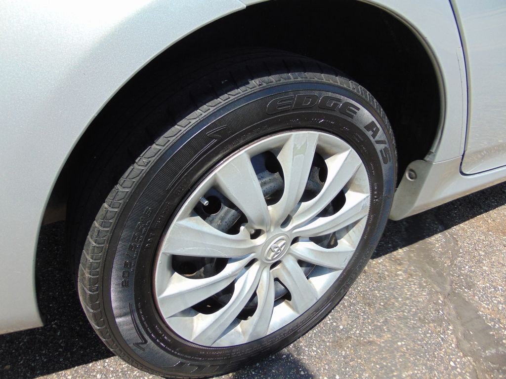 2013 Toyota Corolla Image 26