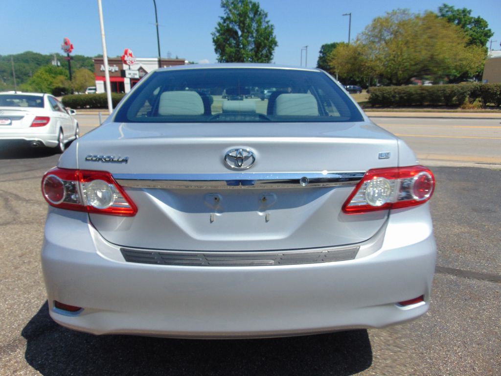 2013 Toyota Corolla Image 32