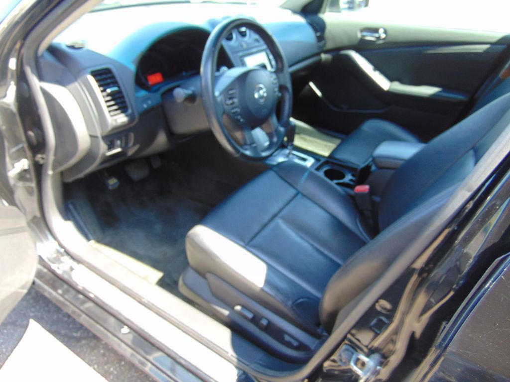 2012 Nissan Altima Image 2