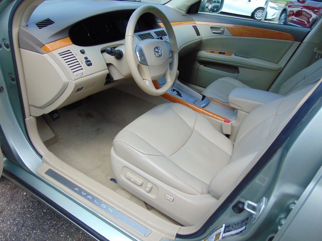 2007 Toyota Avalon Image 2