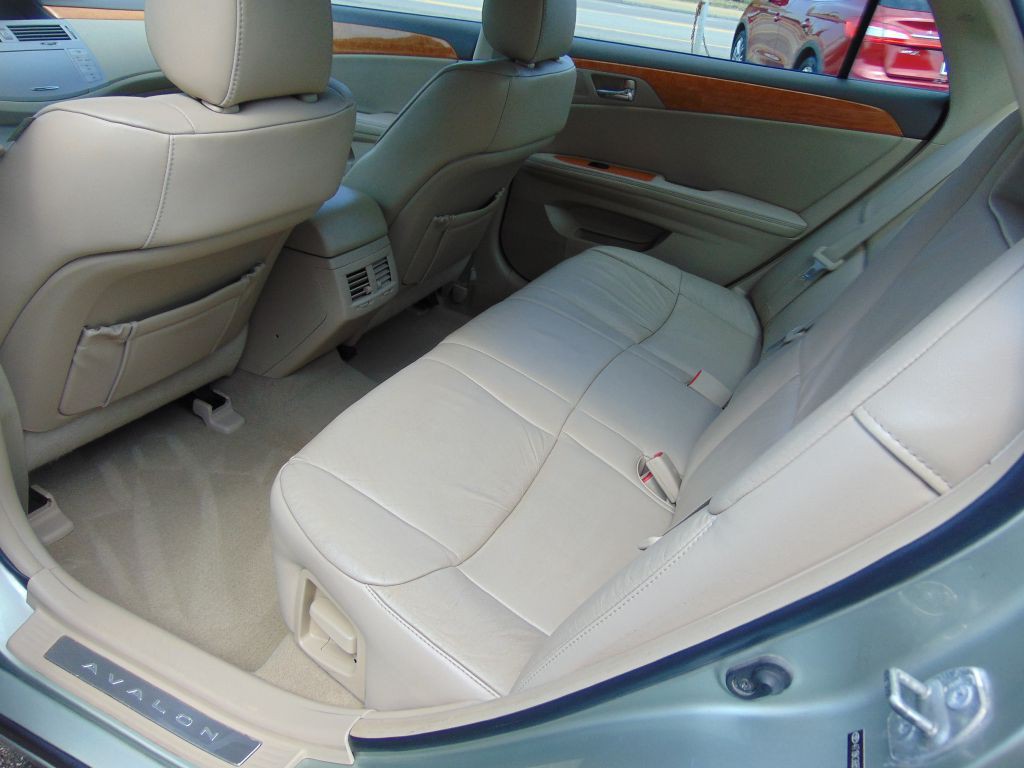 2007 Toyota Avalon Image 3