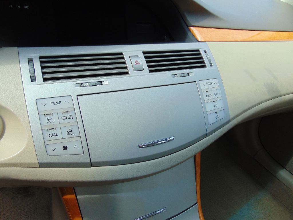 2007 Toyota Avalon Image 18