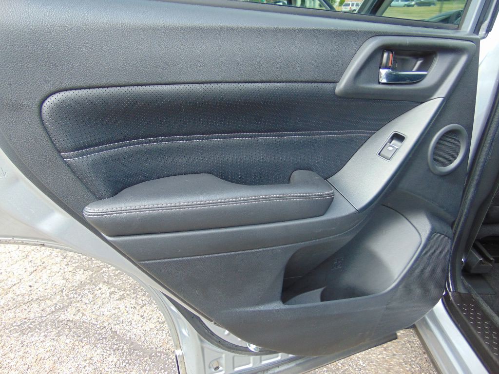2018 Subaru Forester Image 24