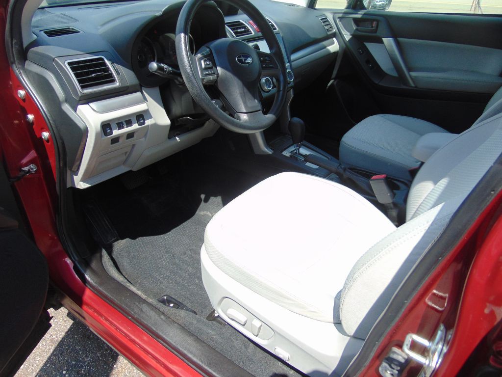 2016 Subaru Forester Image 2