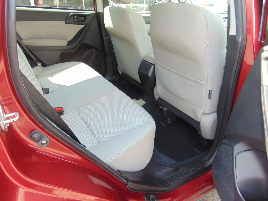 2016 Subaru Forester Image 4