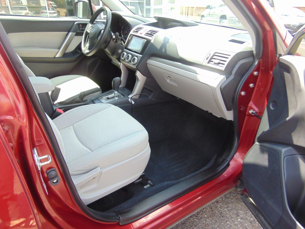2016 Subaru Forester Image 5