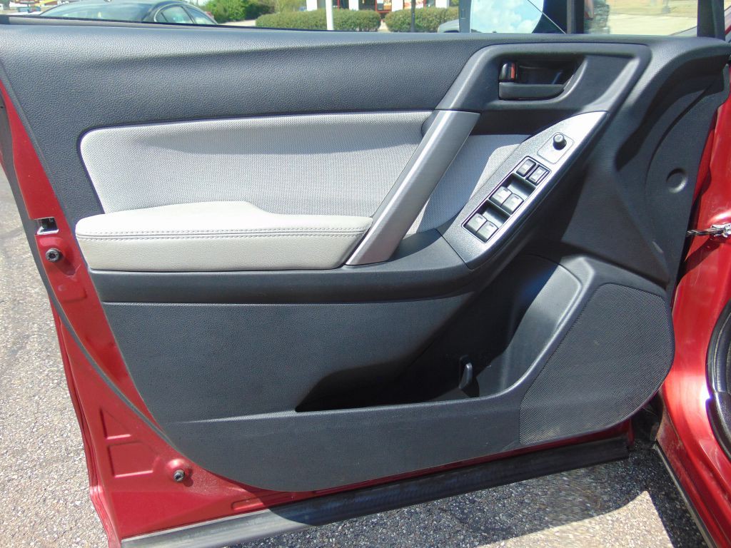 2016 Subaru Forester Image 16