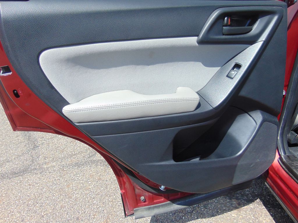 2016 Subaru Forester Image 17