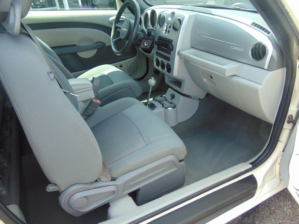 2007 Chrysler PT Cruiser Image 3