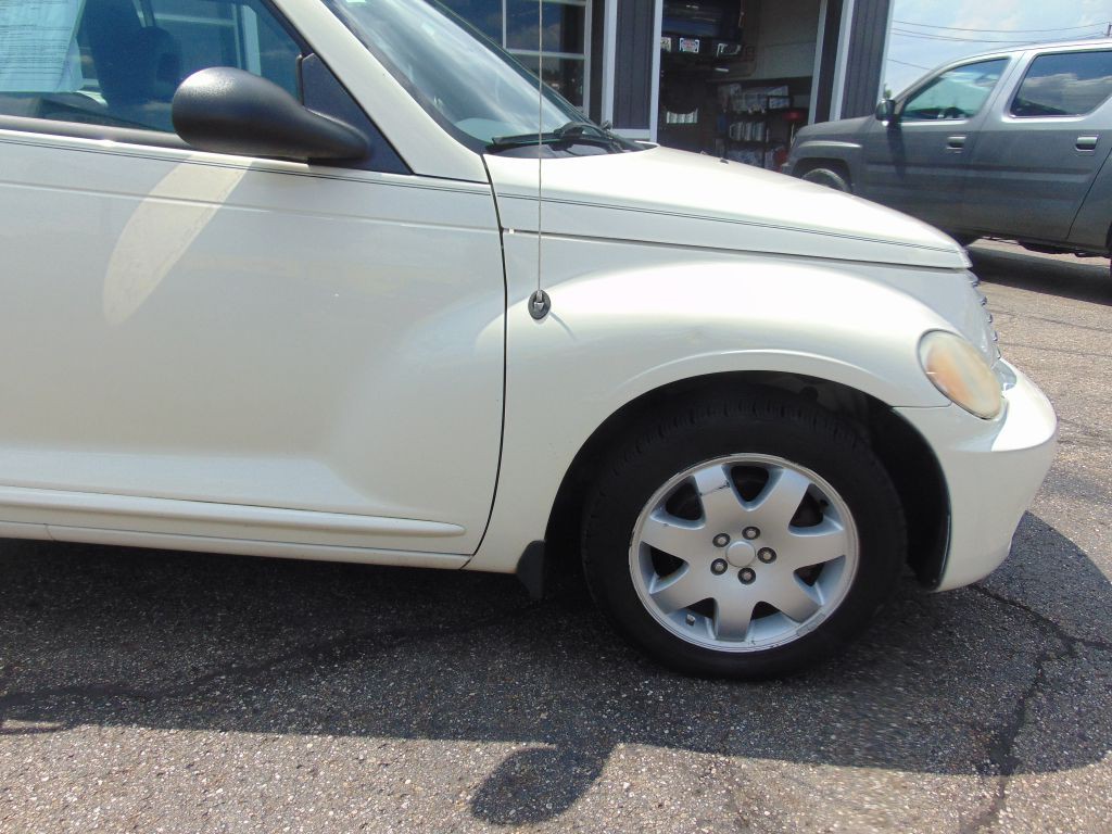 2007 Chrysler PT Cruiser Image 9