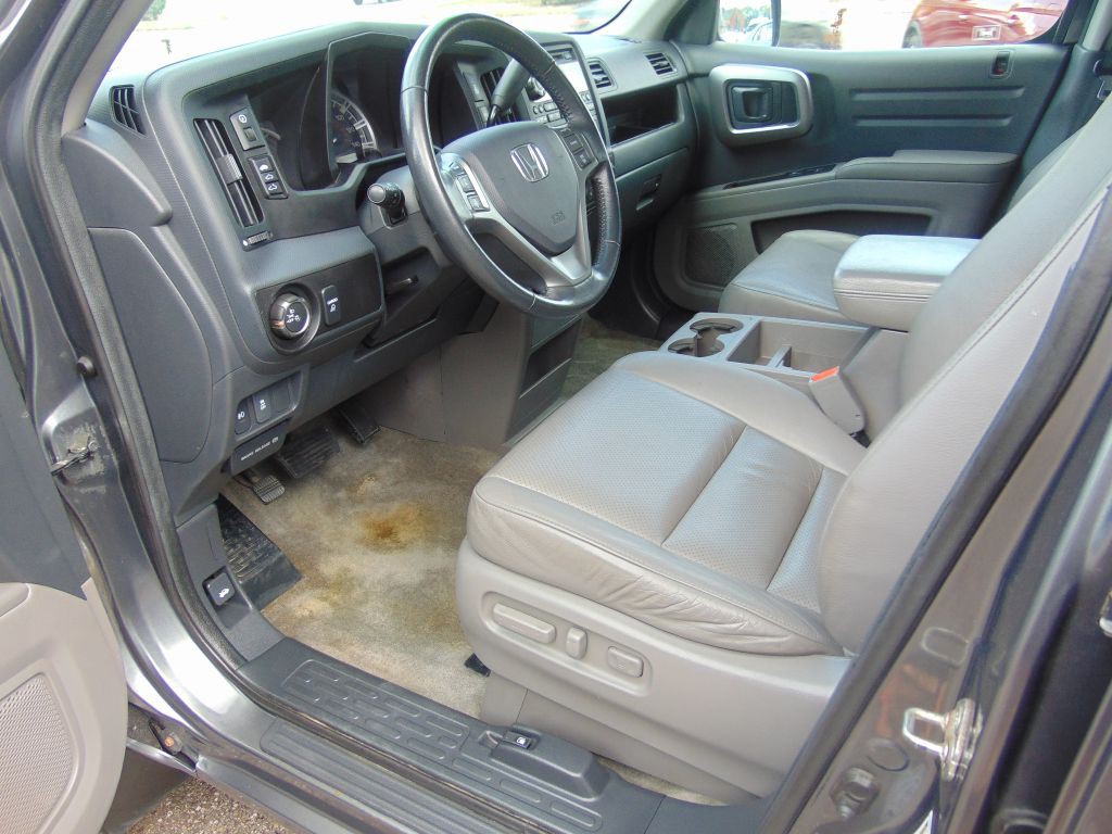 2011 Honda Ridgeline Image 2