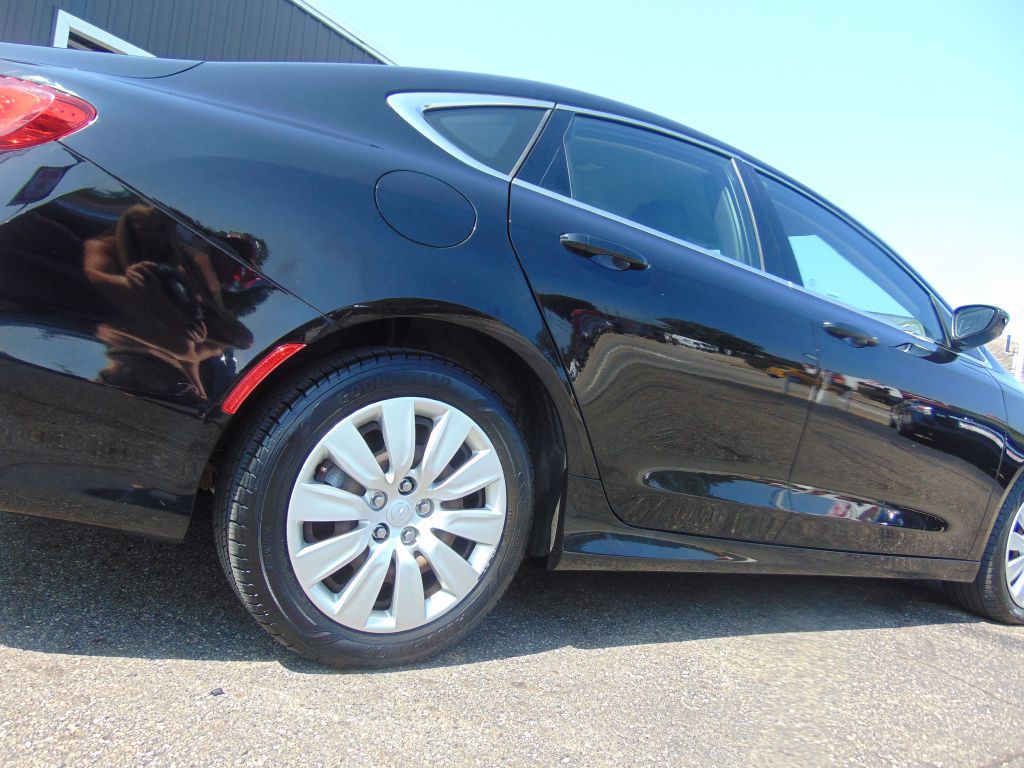 2016 Chrysler 200 Image 15