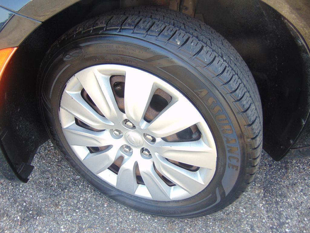 2016 Chrysler 200 Image 23
