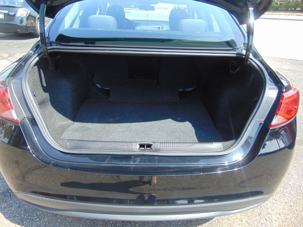 2016 Chrysler 200 Image 32