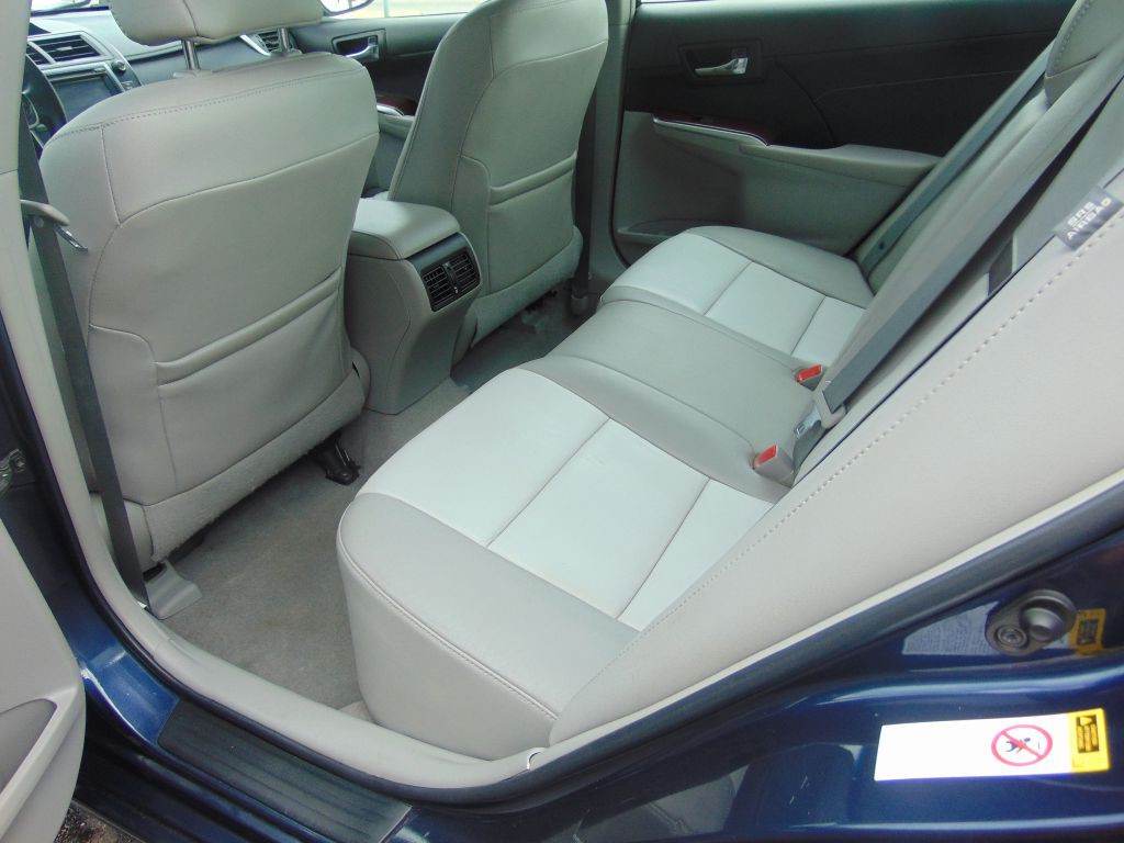 2014 Toyota Camry Image 3