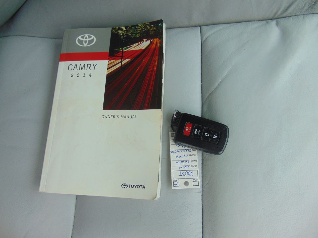2014 Toyota Camry Image 10