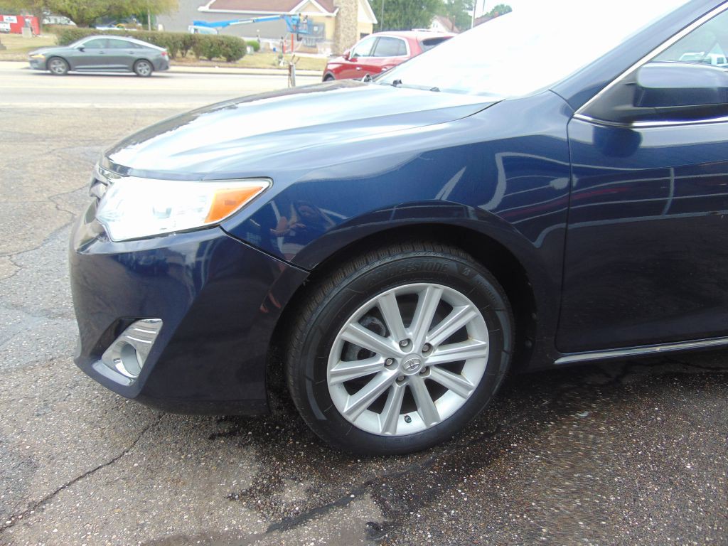 2014 Toyota Camry Image 12