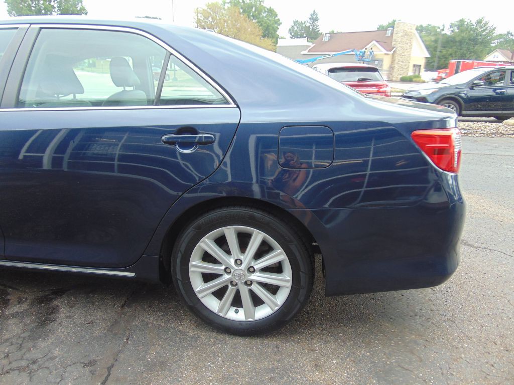 2014 Toyota Camry Image 13