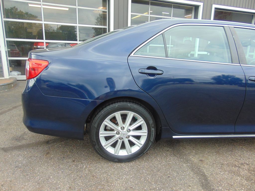 2014 Toyota Camry Image 14