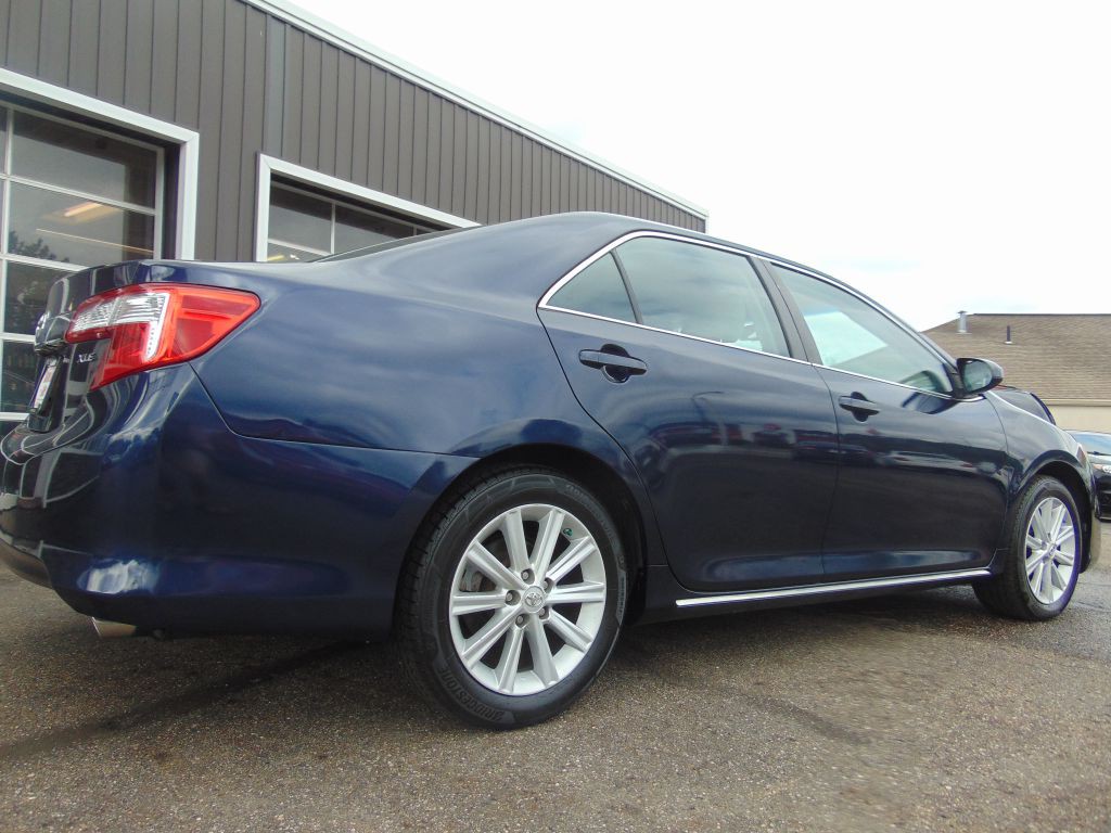 2014 Toyota Camry Image 15