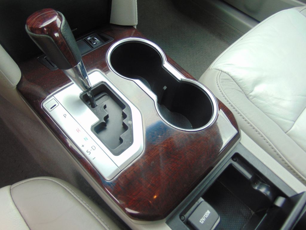 2014 Toyota Camry Image 18