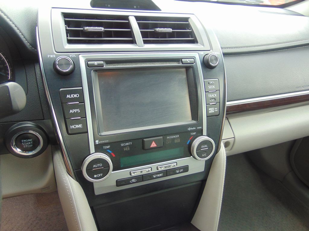2014 Toyota Camry Image 19