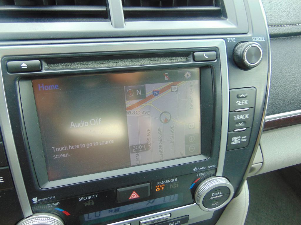 2014 Toyota Camry Image 21