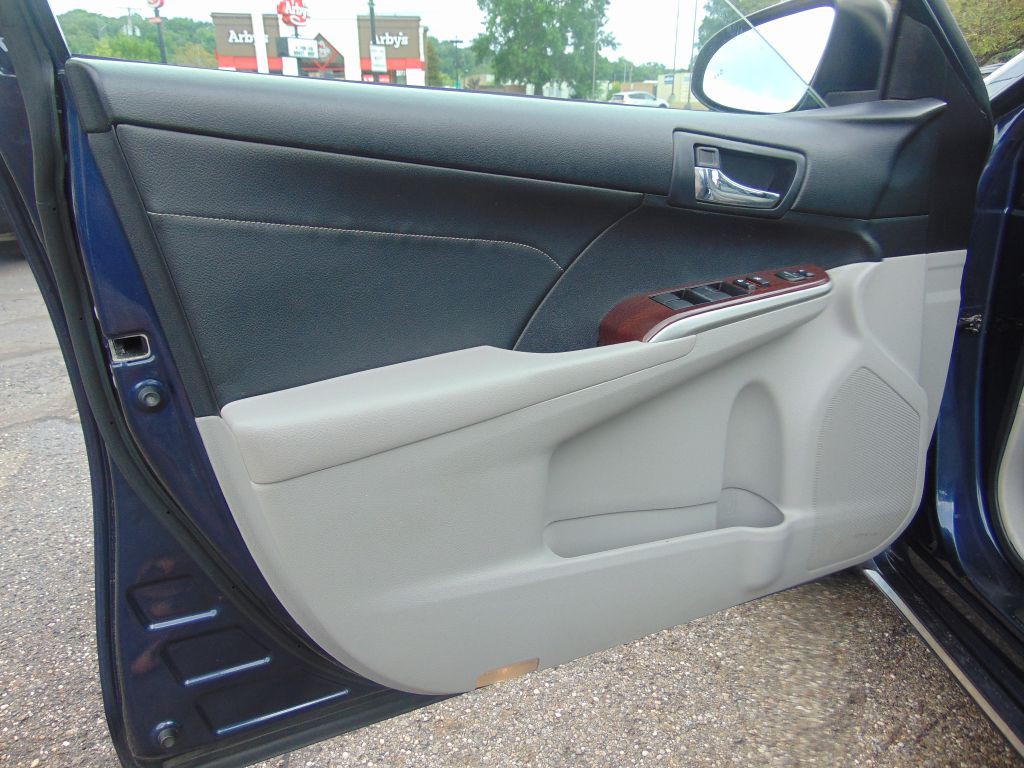 2014 Toyota Camry Image 22