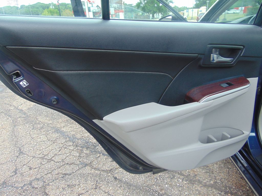 2014 Toyota Camry Image 23