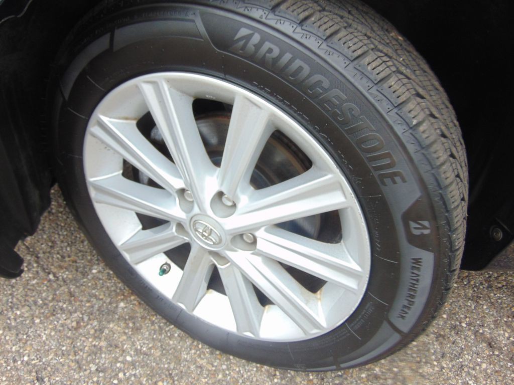 2014 Toyota Camry Image 26