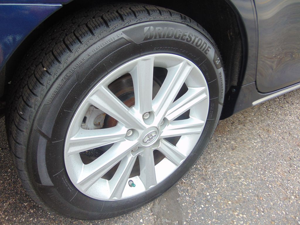 2014 Toyota Camry Image 28