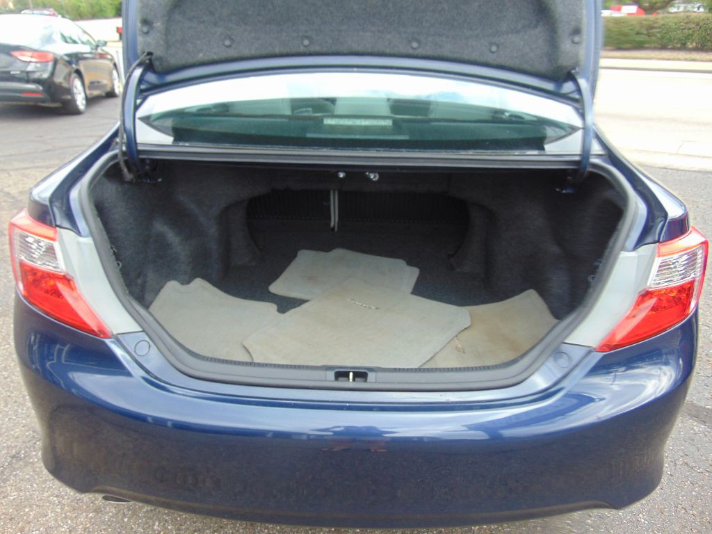 2014 Toyota Camry Image 34