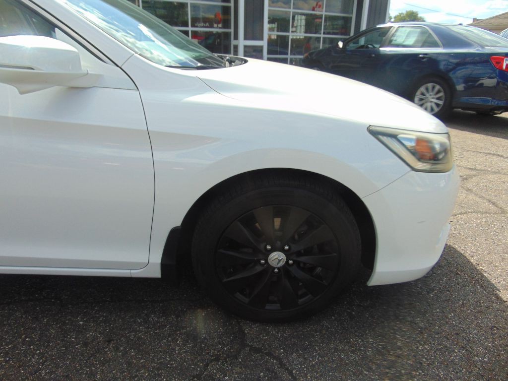 2013 Honda Accord Image 11