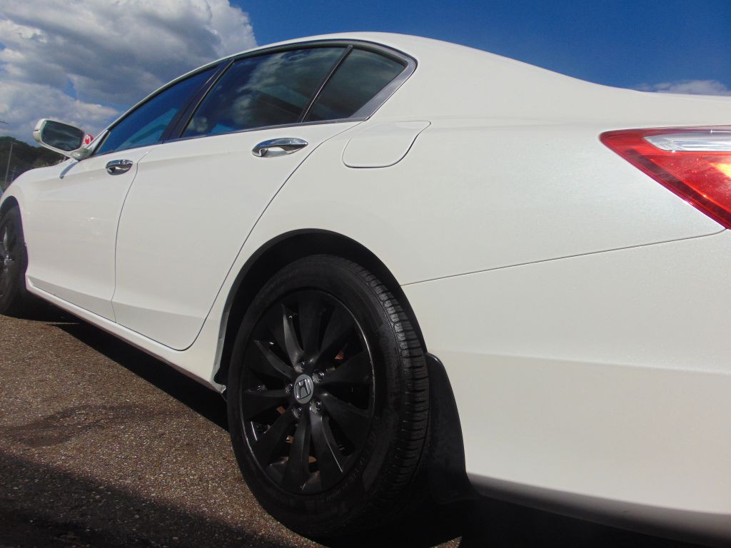 2013 Honda Accord Image 16