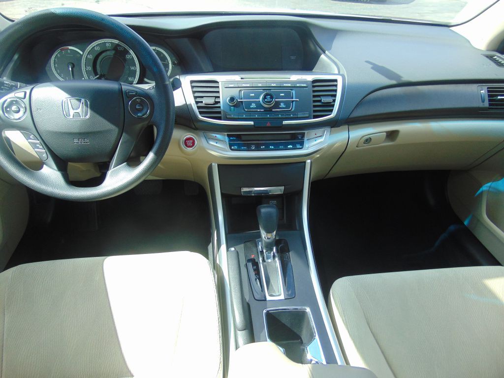 2013 Honda Accord Image 17