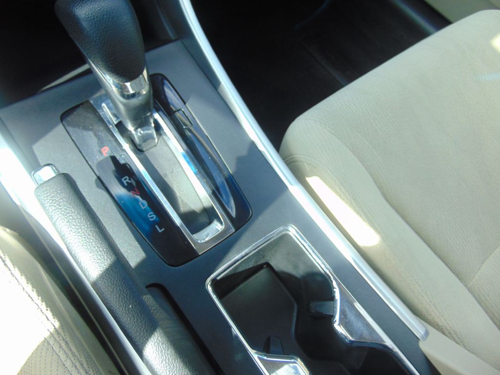 2013 Honda Accord Image 19