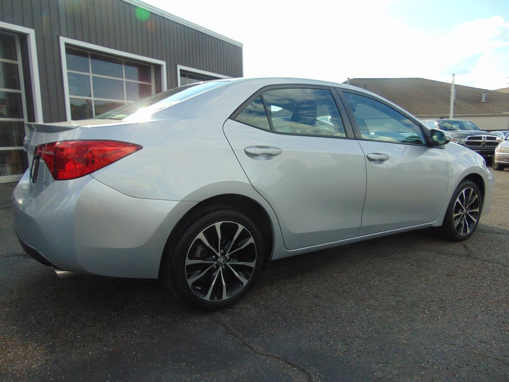2017 Toyota Corolla Image 9