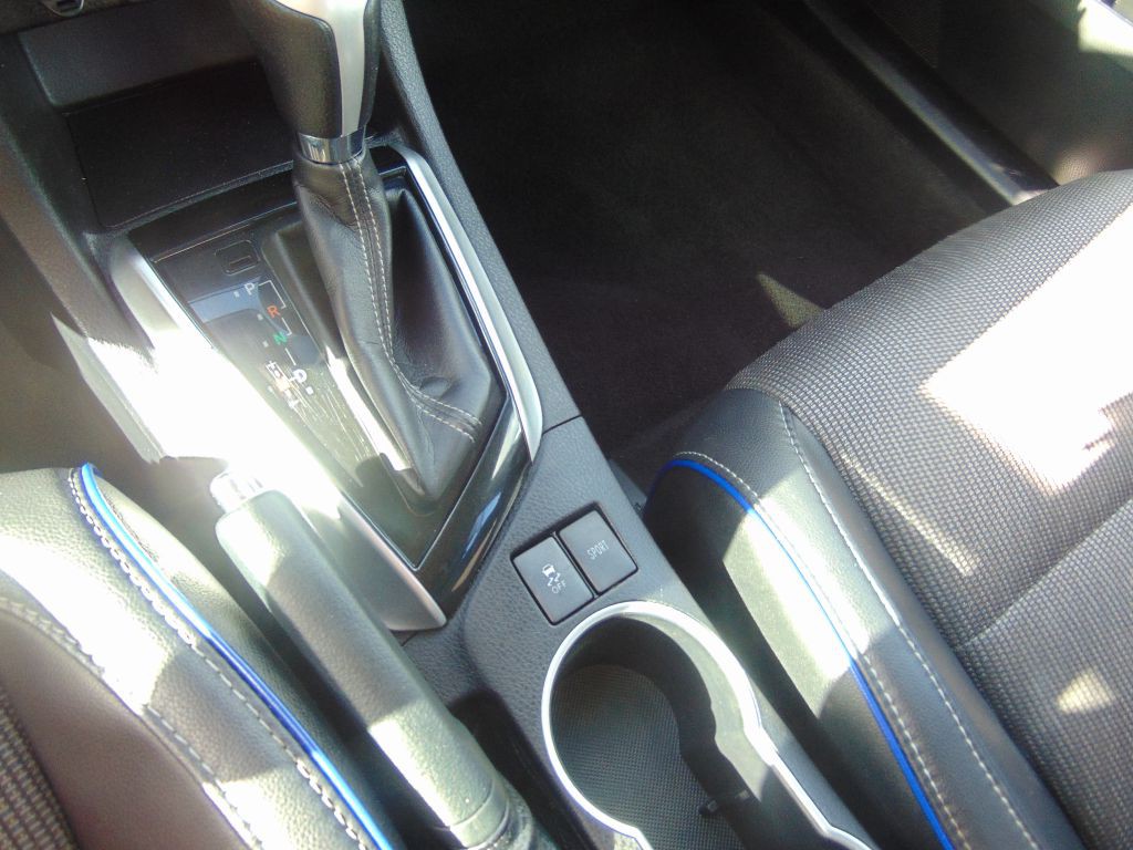 2017 Toyota Corolla Image 19