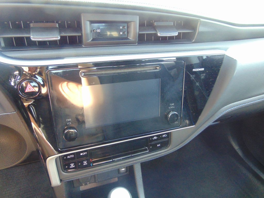2017 Toyota Corolla Image 20