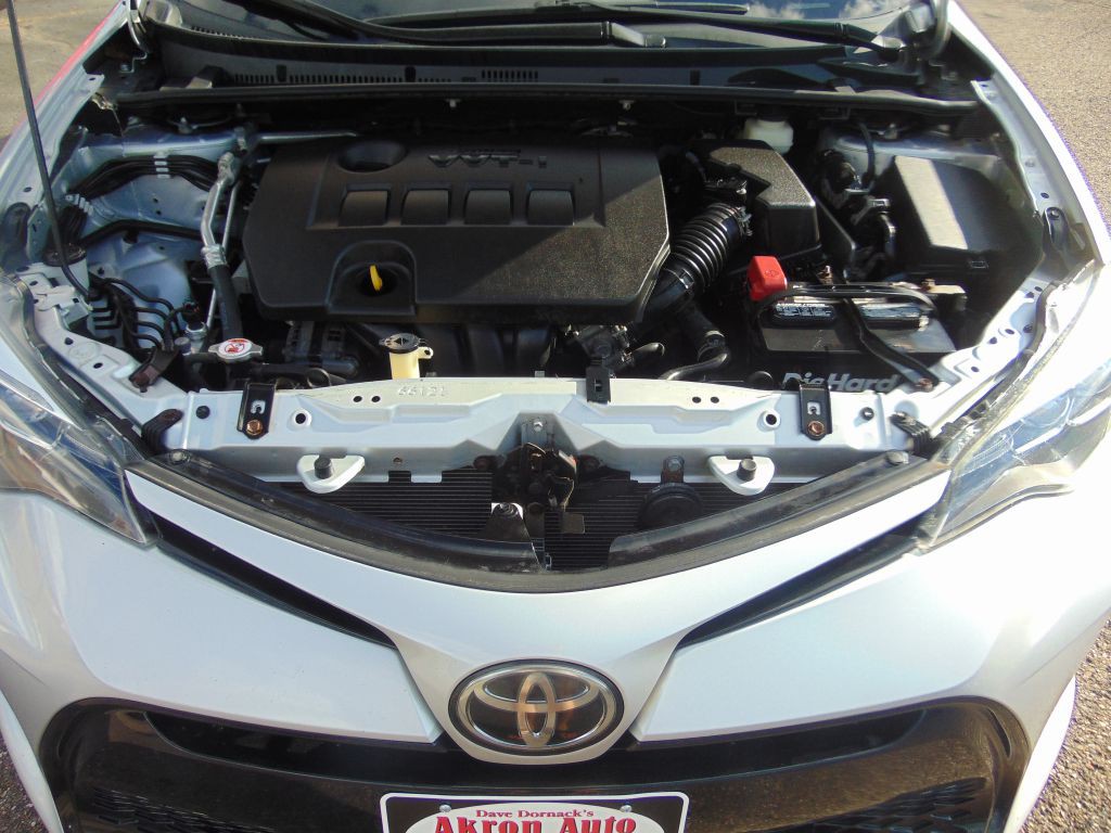 2017 Toyota Corolla Image 32