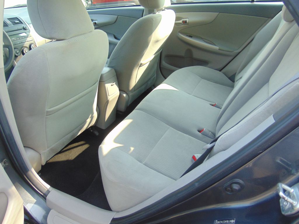 2010 Toyota Corolla Image 3