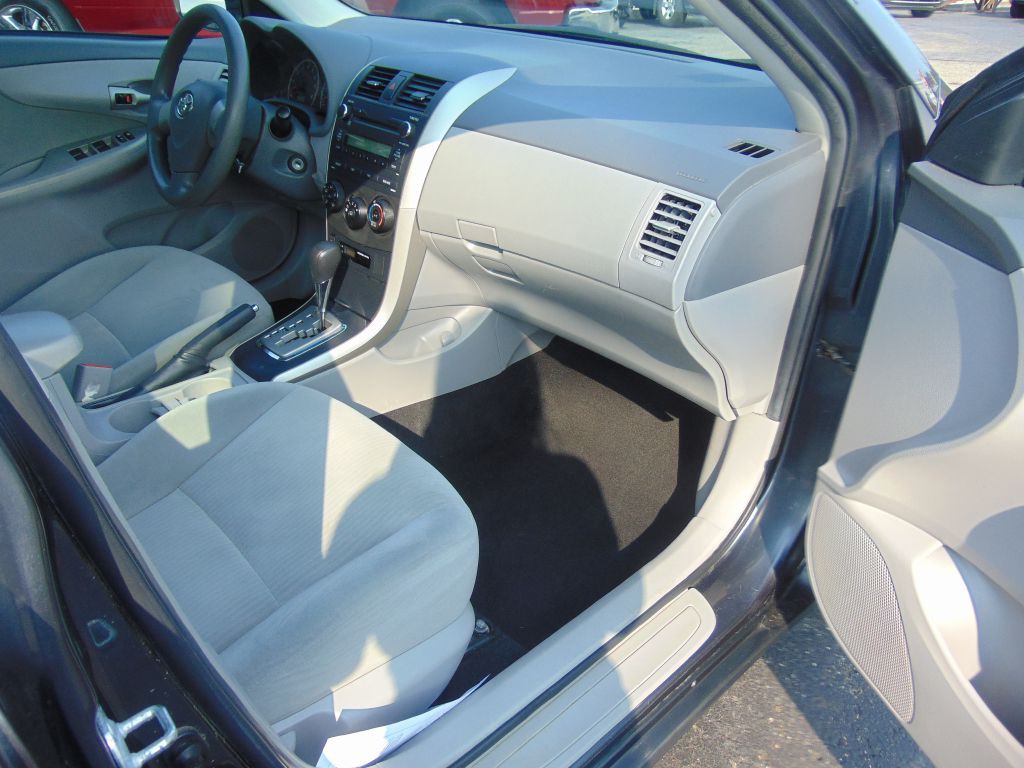 2010 Toyota Corolla Image 5