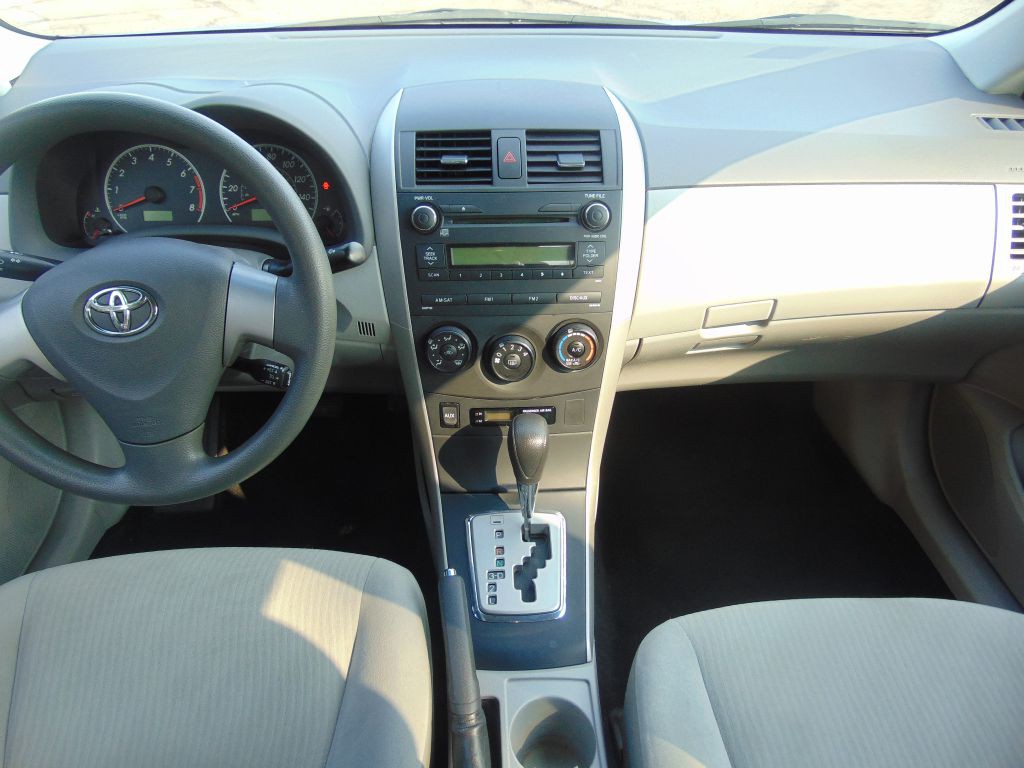 2010 Toyota Corolla Image 16